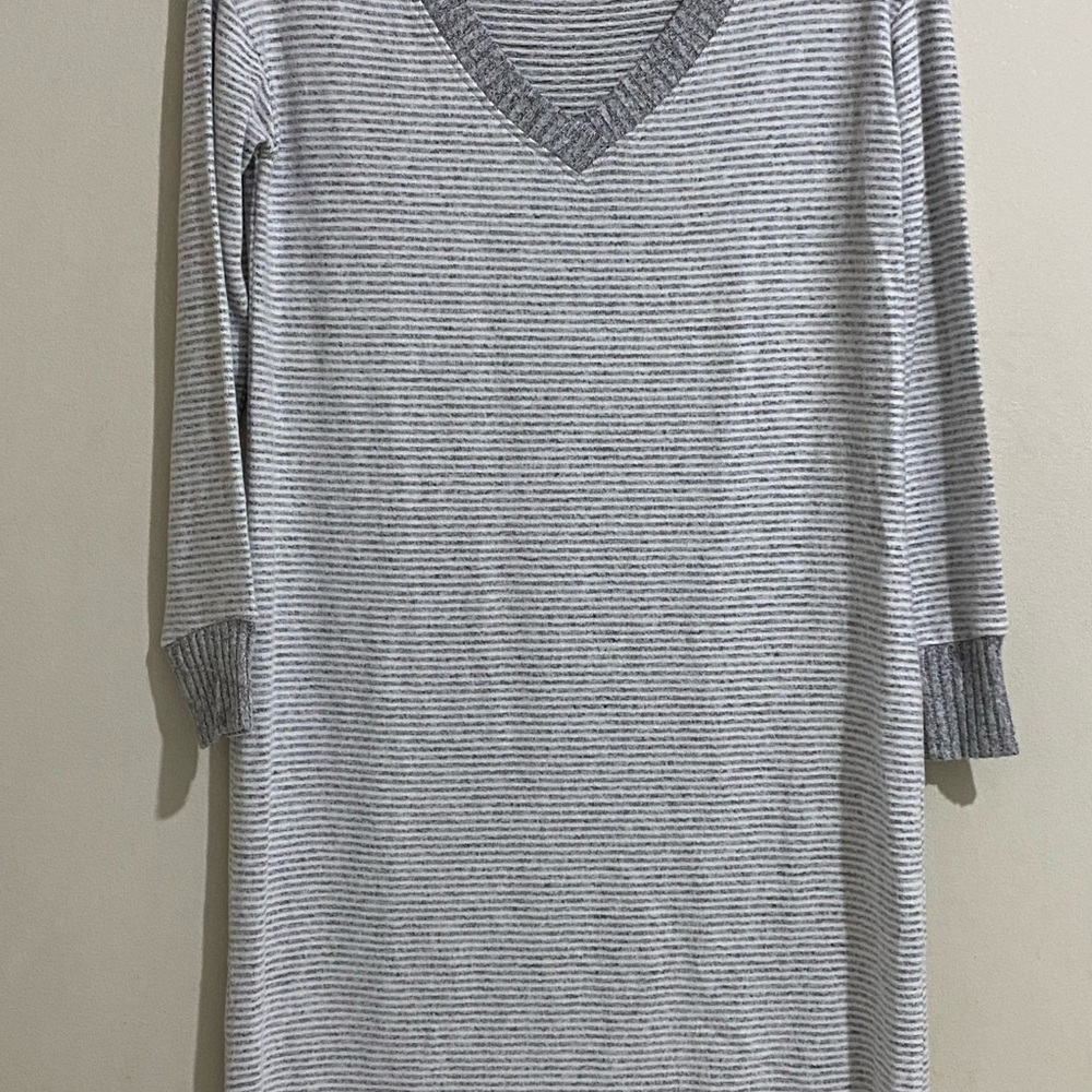 Soma Sleepwear Striped V-Neck Knit in Light Gray and White Size XS